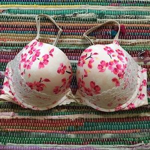 Victoria’s Secret Very Sexy Push Up Bra